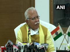 
      
      Haryana CM condemns violence during Tractor Rally in Delhi
      
      
