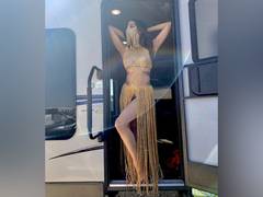 
      
      Kiara Advani on dancing barefoot for song 'Burj Khalifa' in Dubai
      
      