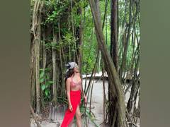 
      
      Kiara Advani takes social media on blaze with her latest snap...
      
      