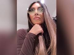 
      
      Kim Kardashian's funny encounter with Bahamas pigs
      
      