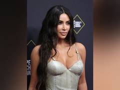 
      
      Kim Kardashian shares adorable family pictures on Thanksgiving
      
      