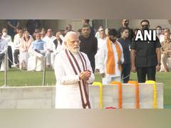 
      
      PM Modi pays homage to Mahatama Gandhi, Shastri
      
      