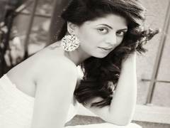 
      
      Kavita Kaushik gets haircut, donates hair for wig making for...
      
      