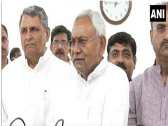 
      
      Bihar CM expresses grief over deaths in Patepur road accident
      
      