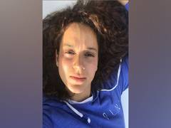 
      
      Kangana Ranaut shares gorgeous sun-kissed selfie
      
      