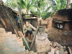 
      
      S.Korea recovers from damage caused by Typhoon Lingling 
      
      