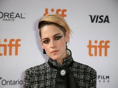 
      
      Kristen Stewart wants to play a gay superhero!
      
      