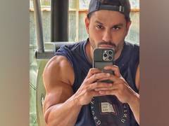 
      
      Kunal Kemmu gives a glimpse of his last workout session of 2021 
      
      