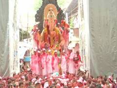
      
      Lalbaughcha Raja heads out for 'Ganpati Visarjan'
      
      