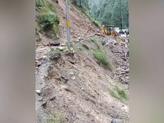 
      
      Landslide blocks National Highway 305 in Himachal Pradesh's Kullu
      
      