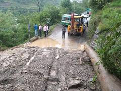 
      
      Himachal: Chail road blocked in Kandaghat area after landslide
      
      