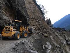 
      
      Landslide blocks Gangotri highway, restoration efforts by BRO...
      
      