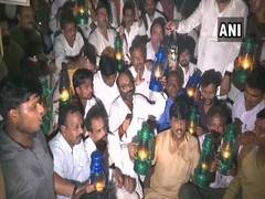 
      
      UP power tariff hike: Congress workers stage 'lantern' protest
      
      