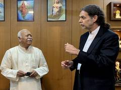 
      
      Nagpur: German envoy meets  RSS chief Mohan Bhagwat
      
      