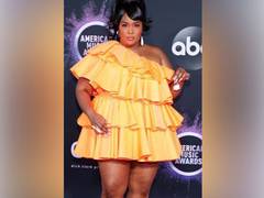 
      
      AMAs 2019: Lizzo's miniature purse hogs limelight at red carpet
      
      