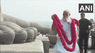 
      
      PM pays floral tribute at Thiruvalluvar statue in Kanniyakumari
      
      