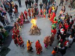
    Lohri 2021: Here are some interesting facts, significance about harvest festival
    