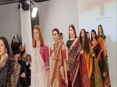 
    Saree dazzles during 'India Day' at London Fashion Week
    