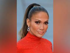 
      
      Jennifer Lopez went to this person for marriage advice! 
      
      