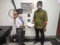 
      
      Lucknow Metro returns lost bag containing demand draft of Rs...
      
      