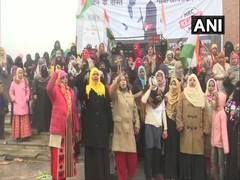 
      
      Women's protest at Lucknow's clock tower against CAA, NRC,...
      
      