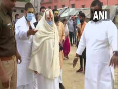 
      
      UP Polls: Mahant Gyan Das, seers cast votes in Ayodhya
      
      