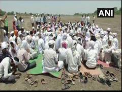 
      
      Marathwada: Fed up of prolonged water crisis villagers...
      
      