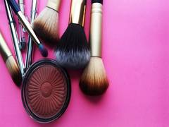 
      
      Here's 5 make-up tips and tricks to make you shine this Lohri!
      
      