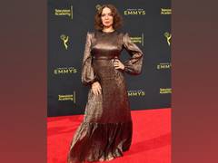 
      
      Maya Rudolph takes home Emmy for 'SNL'
      
      