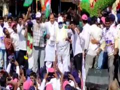 
      
      Karnataka Congress resumes Medkadatu project padayatra
      
      