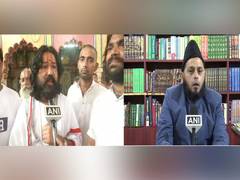 
      
      Swami Atul Krishna Maharaj and AIMPLB member Khalid Firangi...
      
      