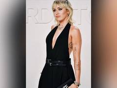 
      
      Miley Cyrus teases her new era in handwritten letter to fans
      
      