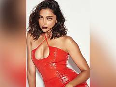 
      
      'Wannabe Red Hot Chilli Pepper': Deepika Padukone sizzles in...
      
      