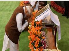 
      
      PM Modi says rights, duties go together, hails Constitution...
      
      