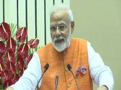 
      
      Bengaluru: PM Modi to witness final descent of Chandrayaan 2 
      
      