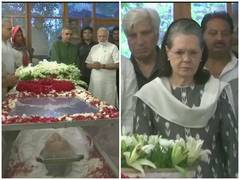
      
      PM Modi, Sonia Gandhi pay tribute to Sheila Dikshit
      
      