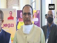 
      
      CM Shivraj Singh Chouhan pays tribute to BJP leader Kailash Sarang
      
      