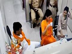
      
      Mumbai Police chief releases video to counter Navneet's charge
      
      