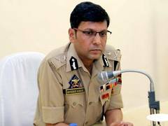 
      
      IGP Jammu reviews security arrangements for Navratra festival 
      
      