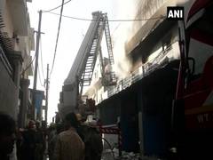 
      
      Fire in a factory in Delhi's Mundka, 26 fire engines on the spot
      
      