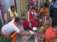 
      
      Prayers offered at Ujjain's Nagchandreshwar Temple on Naag...
      
      