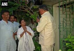 
      
      N Chandrababu Naidu meets West Bengal CM Mamata Banerjee in...
      
      