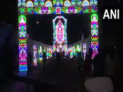 
      
      4.5 lakh LED lights used to decorate Navaratri pandal in Mumbai
      
      