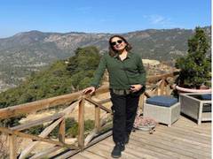 
      
      Neena Gupta wears 'green on green', treats fans to...
      
      