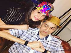 
      
      Neelam Kothari mourns the demise of her father
      
      