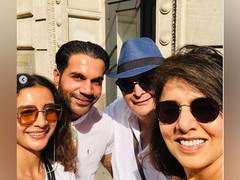 
      
      Look who Rishi and Neetu Kapoor 'bumped' into on streets of...
      
      
