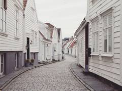 
    Study reveals your neighbourhood may affect your brain health
    
