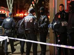 
      
      2 killed, 2 injured in violent stabbing spree in New York subway
      
      