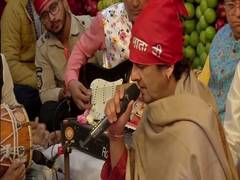 
      
      Sonu Nigam performs bhajan at Vaishno Devi shrine
      
      
