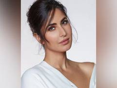 
    Katrina Kaif's lime-yellow jumper is what you need to update your wardrobe with!
    